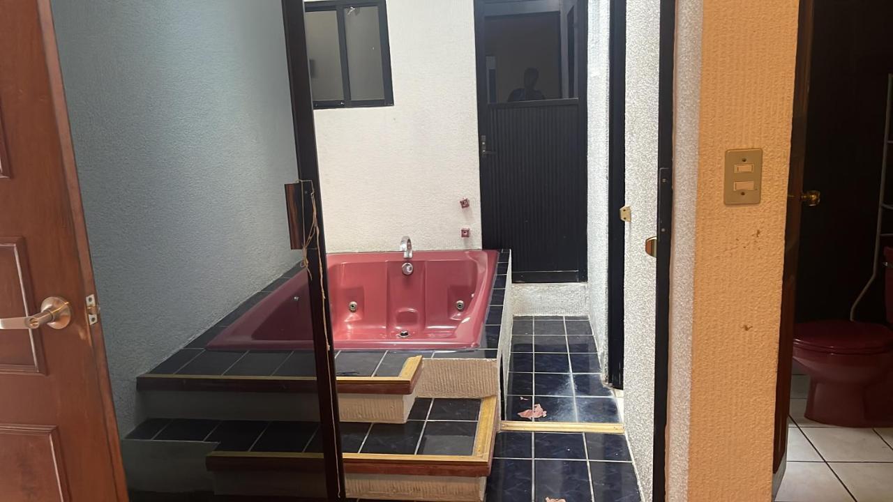 Comoda Habitacion A 10 Min Del Centro Historico De ケレタロ エクステリア 写真