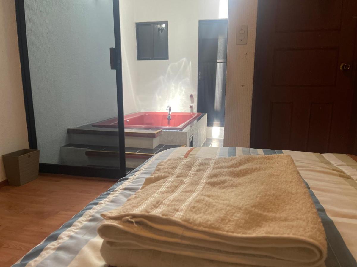 Comoda Habitacion A 10 Min Del Centro Historico De ケレタロ エクステリア 写真